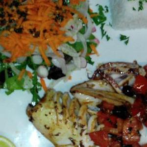 Calamars grilles,sauce vierges