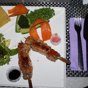 Yakitori de saumon au sésame